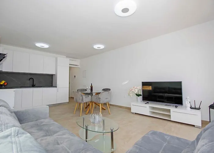 Sunset Макарська